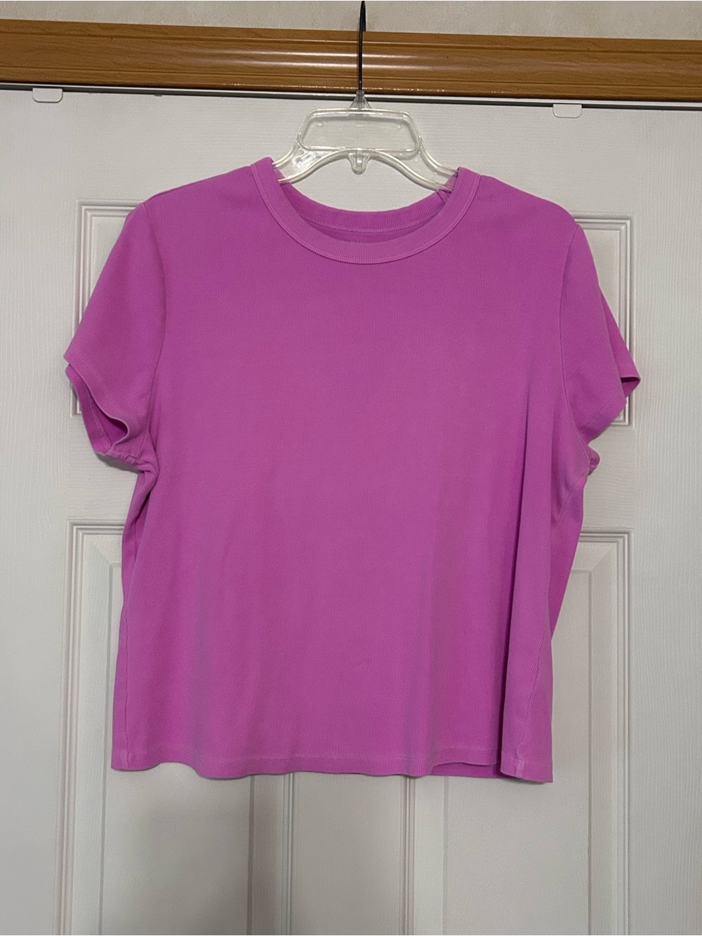 Old Navy Short Sleeve Ribbed Crewneck Tee in Bright Magenta